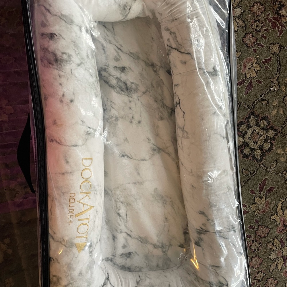 Marble dock a tot